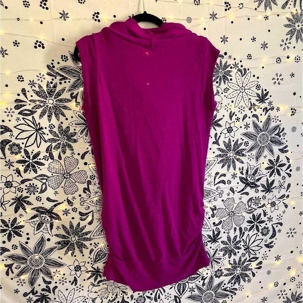 Purple cowl neck sleeveless top, cool eclectic pattern / print on front. - Picture 2 of 9